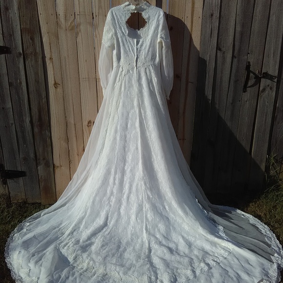 Vintage Off-White Wedding Dress - Picture 2 of 14